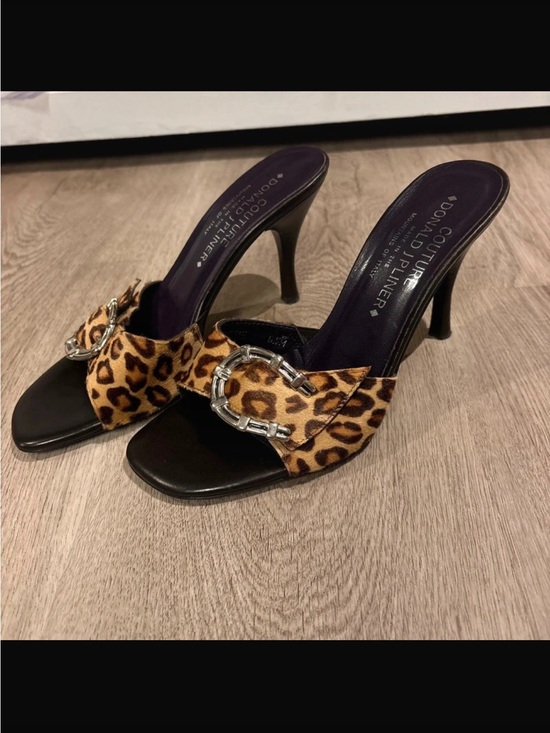 Donald J. Pliner Shoes - Donald j. Pliner vintage y2k mcbling cheetah buckle kitten heels